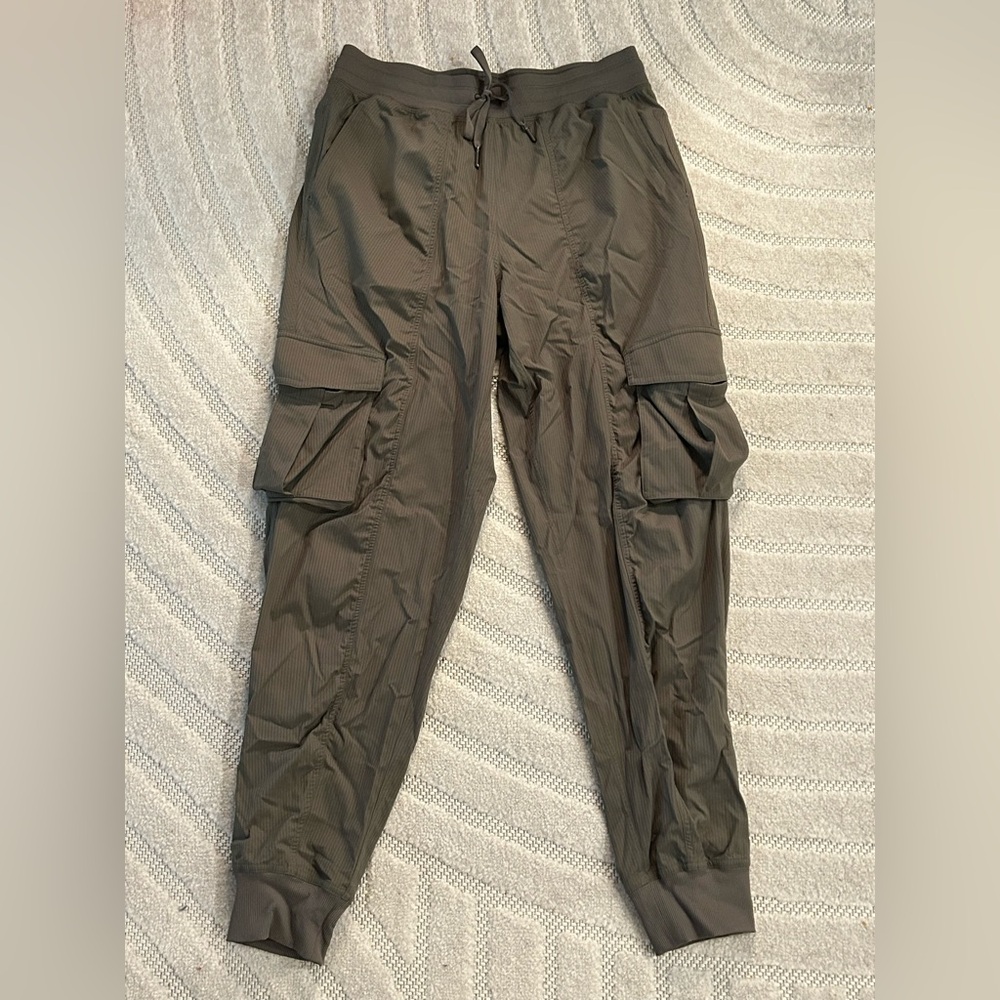 Lululemon Dance Studio Relaxed-Fit Mid-Rise Cargo Jogger in Army Green - S - Picture 2 of 12